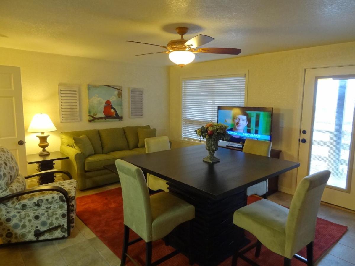 Poolside King Cabana With Full Kitchen, King Bed, Sleeper Sofa And Pool Access, Hotel Room Mount Ida 外观 照片