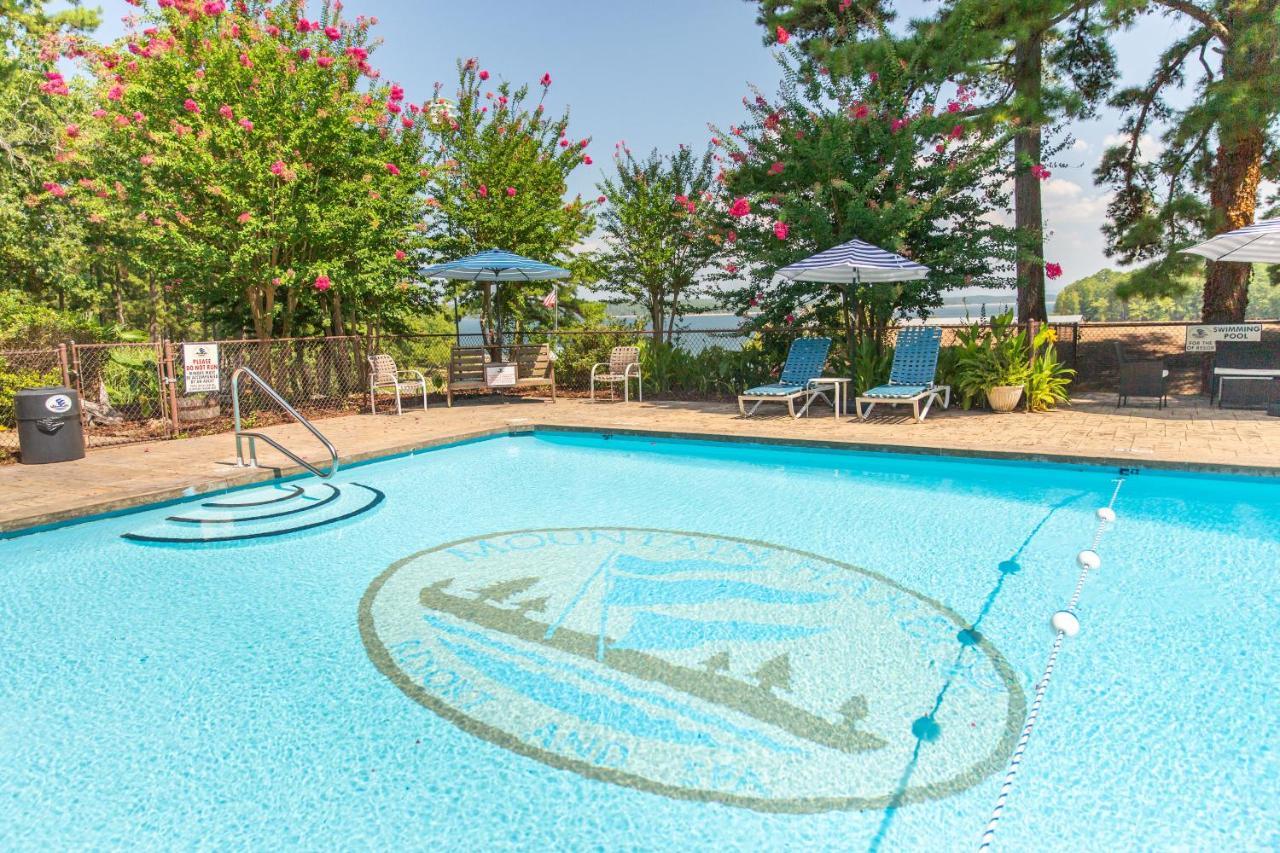 Poolside King Cabana With Full Kitchen, King Bed, Sleeper Sofa And Pool Access, Hotel Room Mount Ida 外观 照片